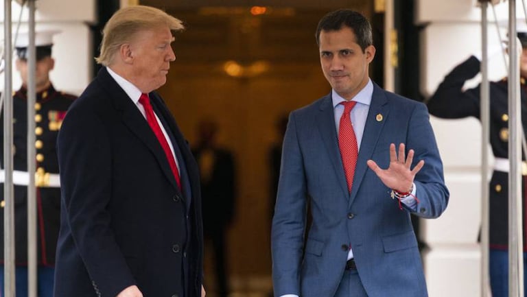 El presidente de Estados Unidos, Donald Trump, dio la bienvenida al líder opositor venezolano Juan Guaidó a la Casa Blanca en febrero pasado.