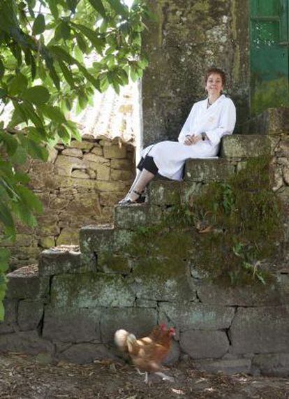 Marisol Soengas, en la escalera de la casa de Fonfria en Lugo