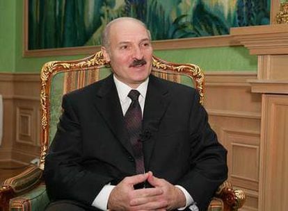 Alexandr Lukashenko, en su despacho