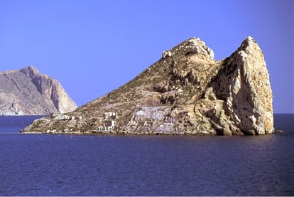 Isla del Fraile (Águilas, Murcia), desde donde Hugh Borthwick vigilaba a los cargueros alemanes.