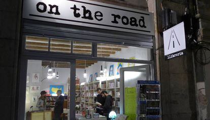 Entrada de la librería On the road