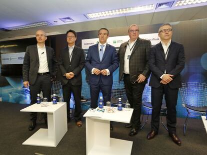 Presentación del Payment Innovation Hub en Barcelona, con el director general de CaixaBank, Juan Alcaraz, en el medio.