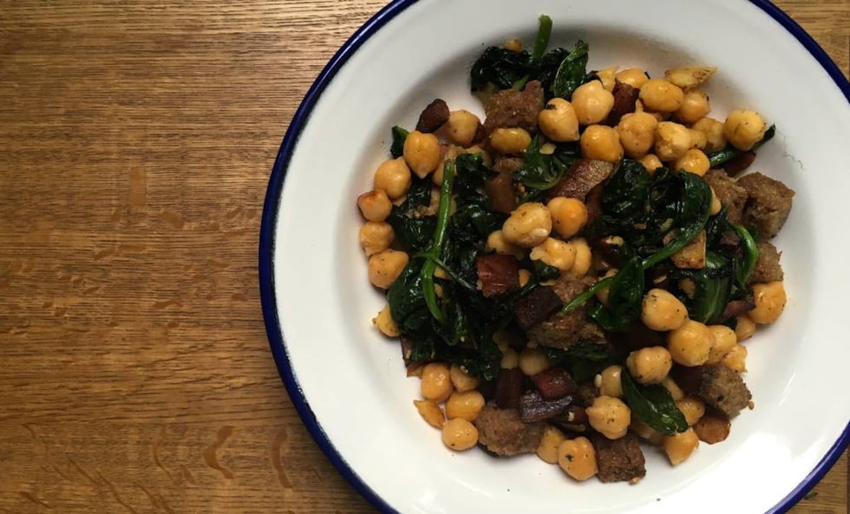Garbanzos con espinacas y panceta Recetas Gastronomía EL PAÍS