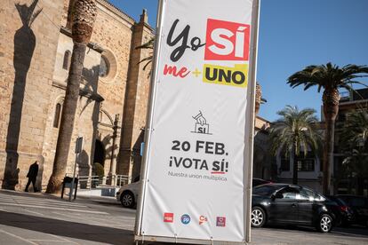 Cartel de campaña para el sí en el referéndum de unión entre Villanueva de la Serena y Don Benito.