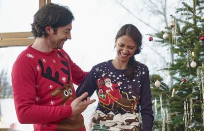 Hoy en día los jerséis navideños se pueden encontrar en multitud de diseños y en tallas de adultos o niños.