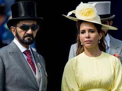 El emir de Dubái junto a su entonces esposa, la princesa Haya, en 2017 en Epsom, Inglaterra.
