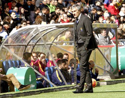El entrenador de Las Palmas, Quique Setién, durante el partido.