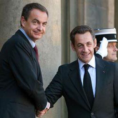Sarkozy convoca por primera vez una cumbre del Eurogrupo