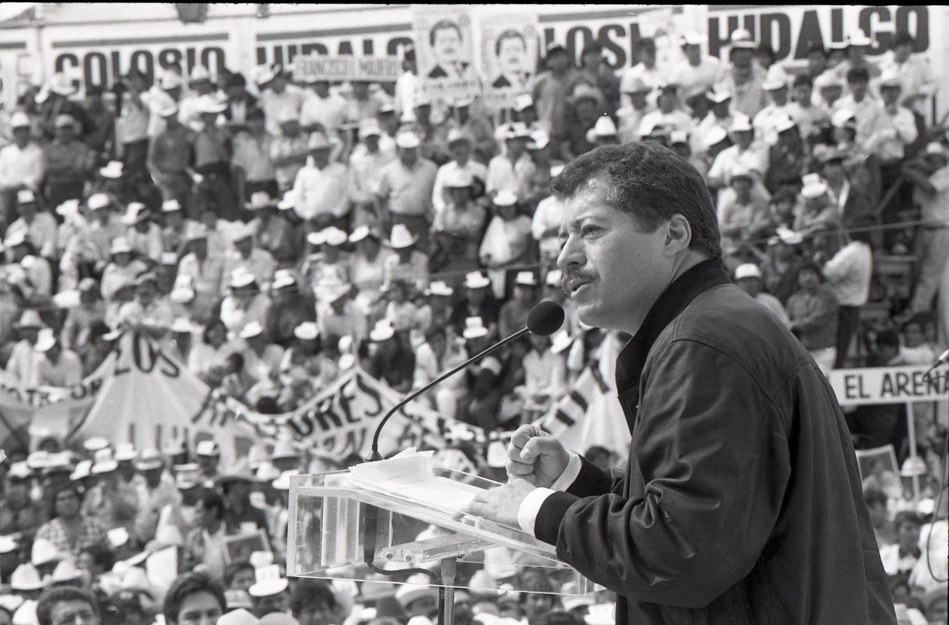 Luis Donaldo Colosio durante un recorrido de campaña por Hidalgo, en 1994.