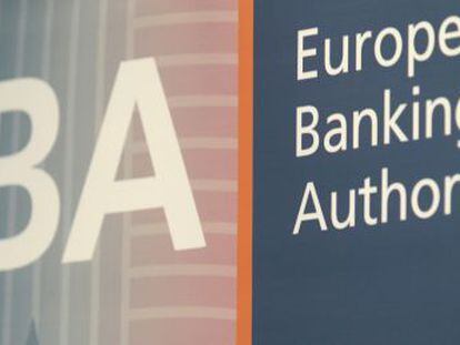 Cartel de la Autoridad Bancaria Europea (EBA, por sus siglas en inglés).