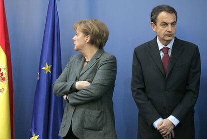 Merkel y Zapatero, en la feria del CeBIT celebrada en Hannover en 2010.