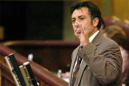 El portavoz parlamentario de ERC, Joan Puigcercós, durante su intervención en el pleno del Congreso de los Diputados.