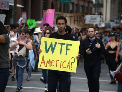 Manifestaci&oacute;n en Los &Aacute;ngeles contra el presidente electo Trump, el 12 de noviembre.