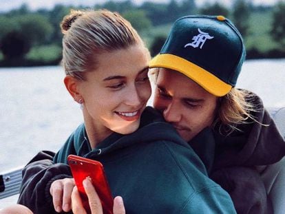 Hailey Baldwin y Justin Bieber en agosto 2018. 