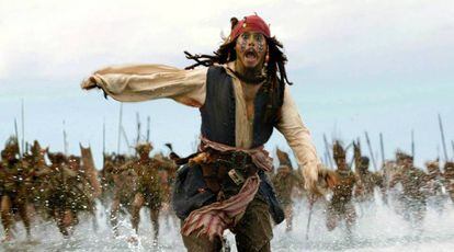 Johnny Depp, en un fotograma de la película 'Piratas del Caribe: en el fin del mundo'.