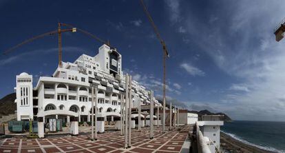 Un aspecto del hotel El Algarrobico, en Cabo de Gata.