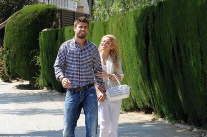 Shakira y Piqué, en un momento de su paseo por Barcelona.