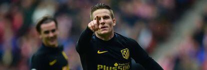 Gameiro celebra uno de los goles frente al Sporting.