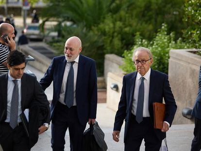 El abogado defensor de Dionisio Ramos, Luis Rodríguez Ramos, a su llegada a la Audiencia Provincial de Madrid el pasado 3 de octubre.