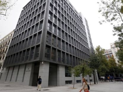 Fachada de uno de los edificios de la Audiencia Nacional, en Madrid.