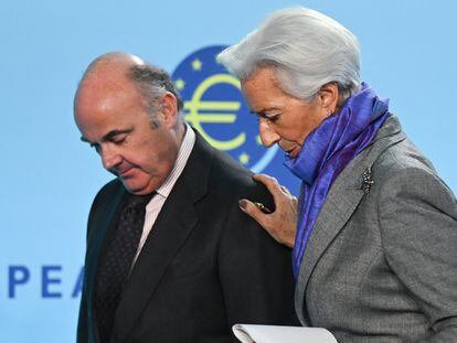 Christine Lagarde, presidenta del BCE, y el vicepresidente del supervisor, Luis de Guindos.