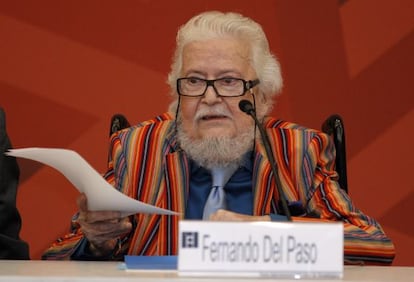 Fernando del Paso en su homenaje.