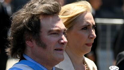 Javier Milei, acompañado de su hermana Karina, en Buenos Aires.