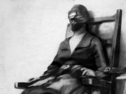 Ruth Snyder, en la silla eléctrica, en 1928.