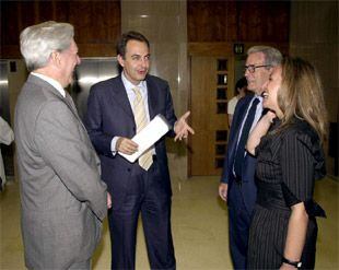 Vargas Llosa, Zapatero, Garrigues Walker y Jiménez, ayer en la jornada de debate sobre América Latina.