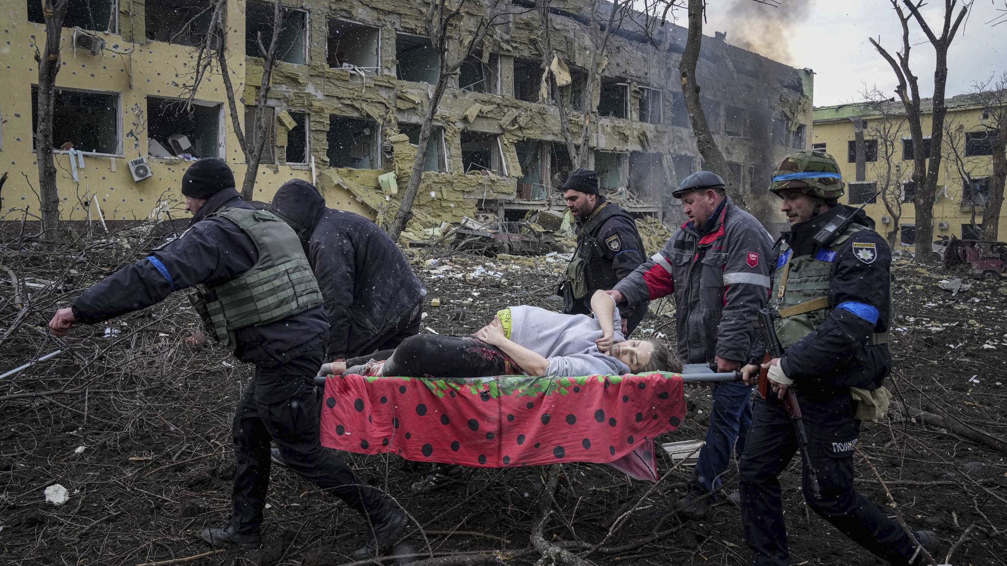 Ucrania acusa a Rusia de la “atrocidad” de bombardear un hospital  materno-infantil en la asediada Mariupol | Internacional | EL PAÍS