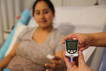 Control de diabetes en mujer embarazada.