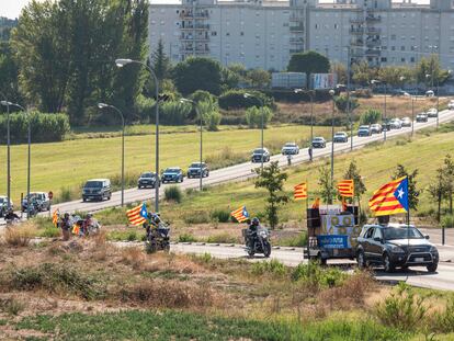 Concentración de coches por las calles de Lleida.