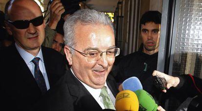 El exconsejero de Empleo Antonio Fernández, en los juzgados sevillanos.