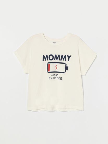 Si el sentido del humor es lo que define vuestra relación madre-hija, le encantará esta camiseta, que pertenece a un conjunto de pijama, de Lefties.

7,99€
