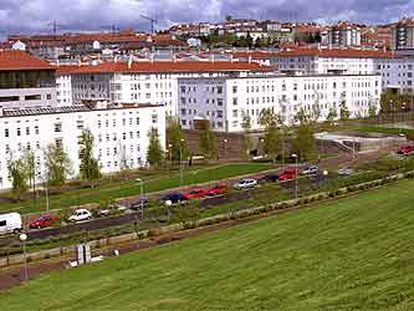 Imagen de viviendas de protección oficial en el polígono de Fontiñas, en Santiago de Compostela.