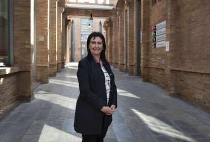 Elisa Durán, directora general adjunta de la Fundació Bancària La Caixa, a l'edifici modernista que acull el CaixaForum Barcelona.