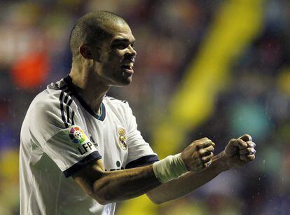 Pepe celebra el gol de Cristiano Ronaldo.