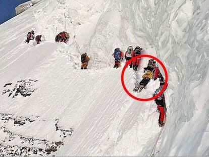 El cuerpo de Mohammed Hassan en el K2. Twitter @northerner_the