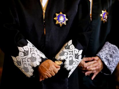 Togas y puñetas de magistrados en el acto de apertura del año judicial en el Tribunal Supremo en 2015.