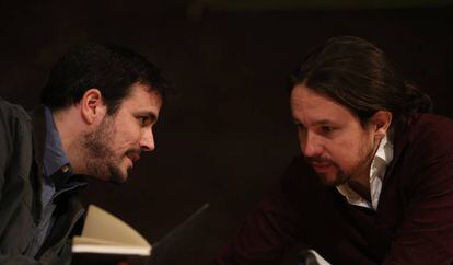 Garz&oacute;n e Iglesias en un acto en enero de 2017 en la Complutense.