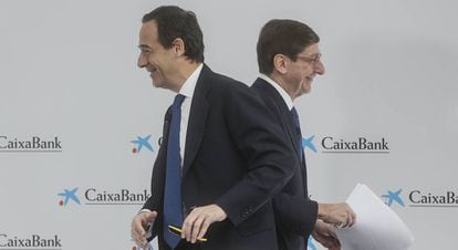 Gonzalo Gortazar (izquierda), CEO de Caixabank, y José Ignacio Goirigolzarri, presidente, la pasada semana en Valencia. 