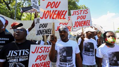 Ciudadanos haitianos clamaban justicia por el presidente Jovenel Moïse durante una marcha en Puerto Príncipe el pasado octubre.