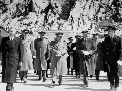 Francisco Franco, en la inauguración del Valle de los Caídos, el 1 de abril de 1959. En vídeo, el día que Franco visitó el Valle de los Caídos.