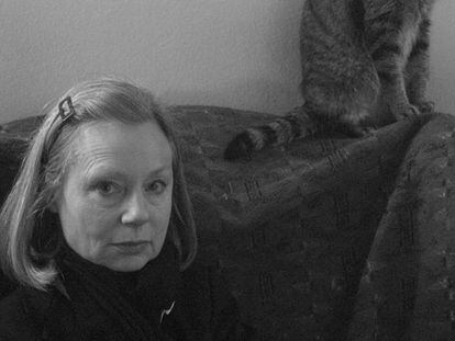 Fleur Jaeggy (Zúrich, 1940), autora de <i>Los hermosos años del castigo,</i> en su casa de Milán.