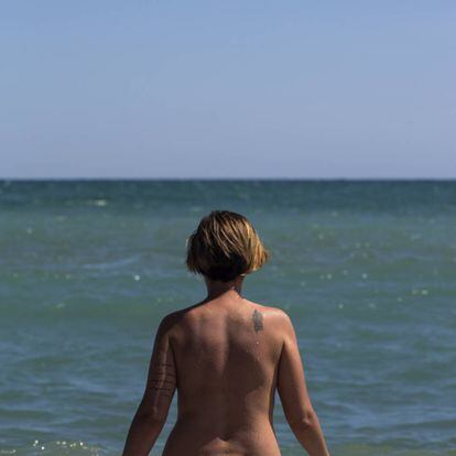 La playa de Aiguadolç, en la localidad barcelonesa de Vilanova i La Geltrú. 