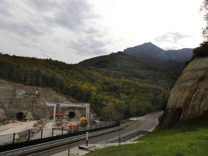 Obras de los t&uacute;neles de Pajares en 2010. 