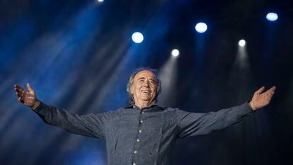 Joan Manuel Serrat durante el concierto de su última gira en Mahón, Menorca, el pasado 17 de agosto.