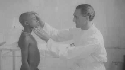 Fotograma del documental 'Misión sanitaria en Guinea', rodado en 1953 en la leprosería de Mikomeseng.