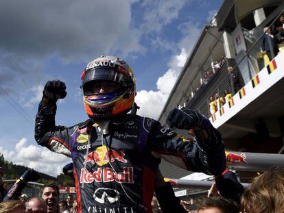 Ricciardo celebra su triunfo en Spa.