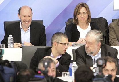 Alfredo Pérez Rubalcaba, junto a Carme Chacón, durante la reunión del Comité Federal.